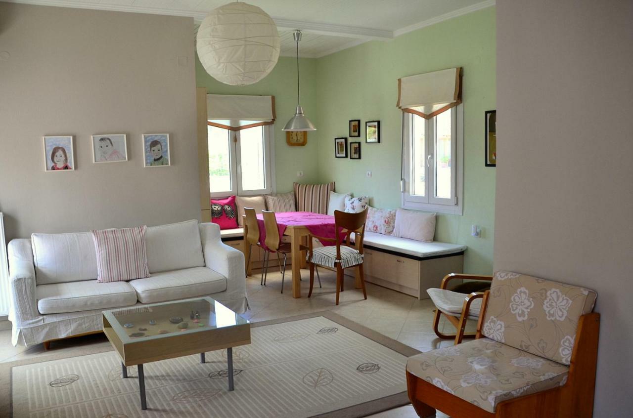 Family And Relaxing House In A Village Rodotopi Екстер'єр фото